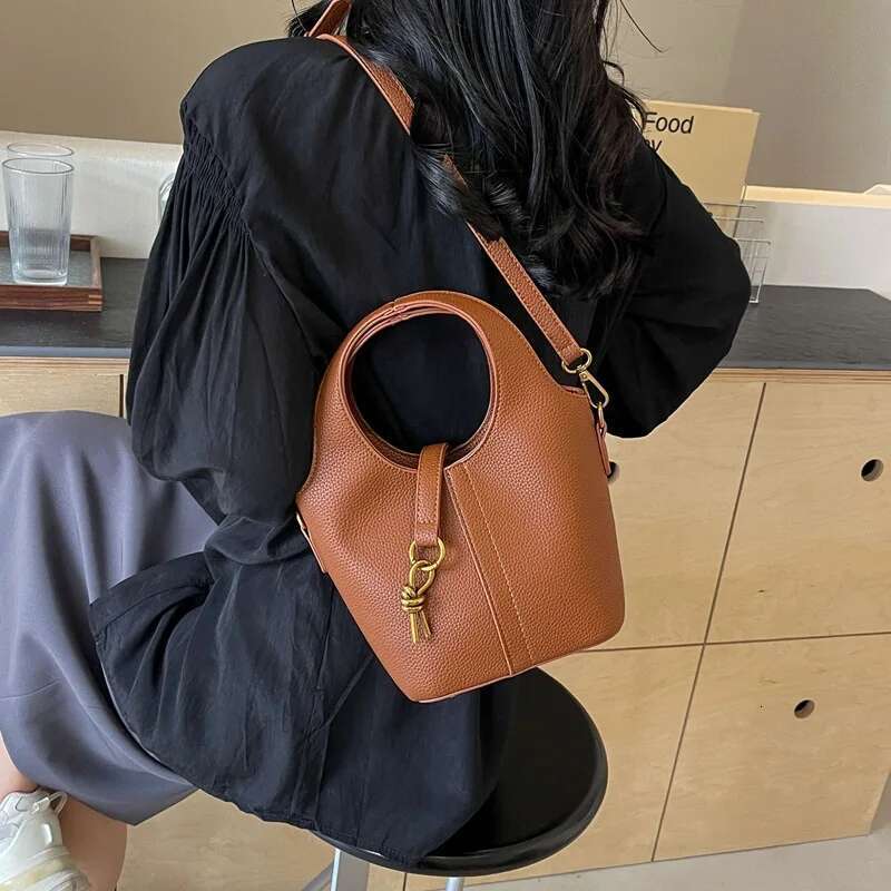 Cross Border Large Capacity Bucket Handbag For Women Fashion Solid Color Crossbody Bag Advanced Daily Professional