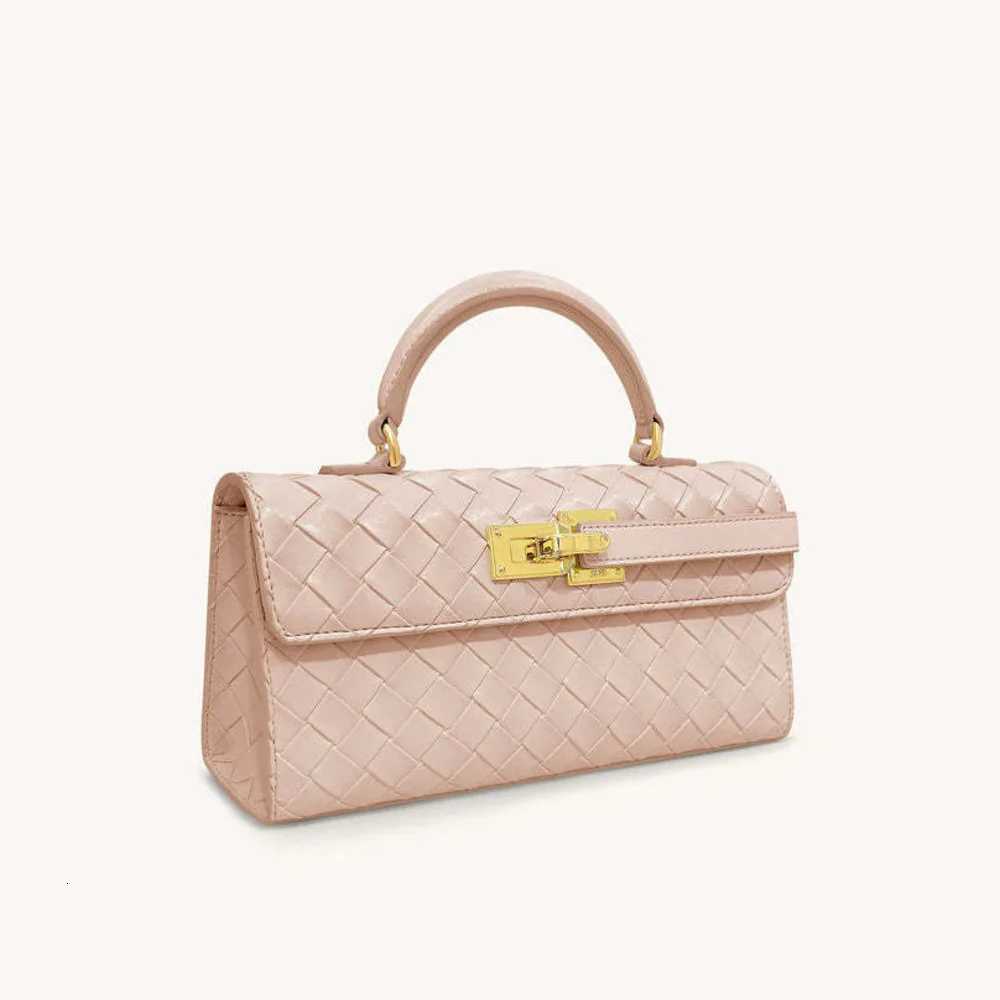 New gold buckle niche design for womens bags fashionable and retro style bags for foreign tradeW251107