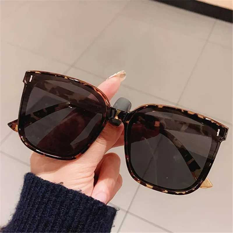 Retro New Sunglasses Men Women Popular Square Sun Glasses Ladies Black Eyeglasses Driver Goggles UV400 Gafas De SolC250411