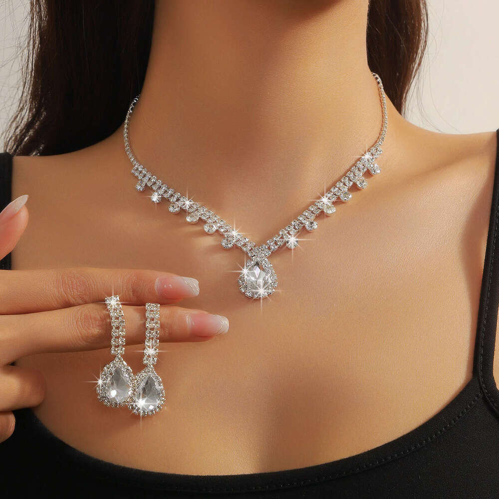 High end water droplet studded collarbone chain, niche hot sparkg tassel full dia necklace two-piece set