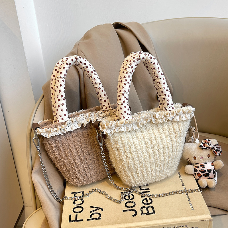 2025S Designer Women S Bag Forest Style Plush Handbag Versatile And Sweet In Winter One Shoulder Bucket Bag Lace Lace Floral Chain Hand Held