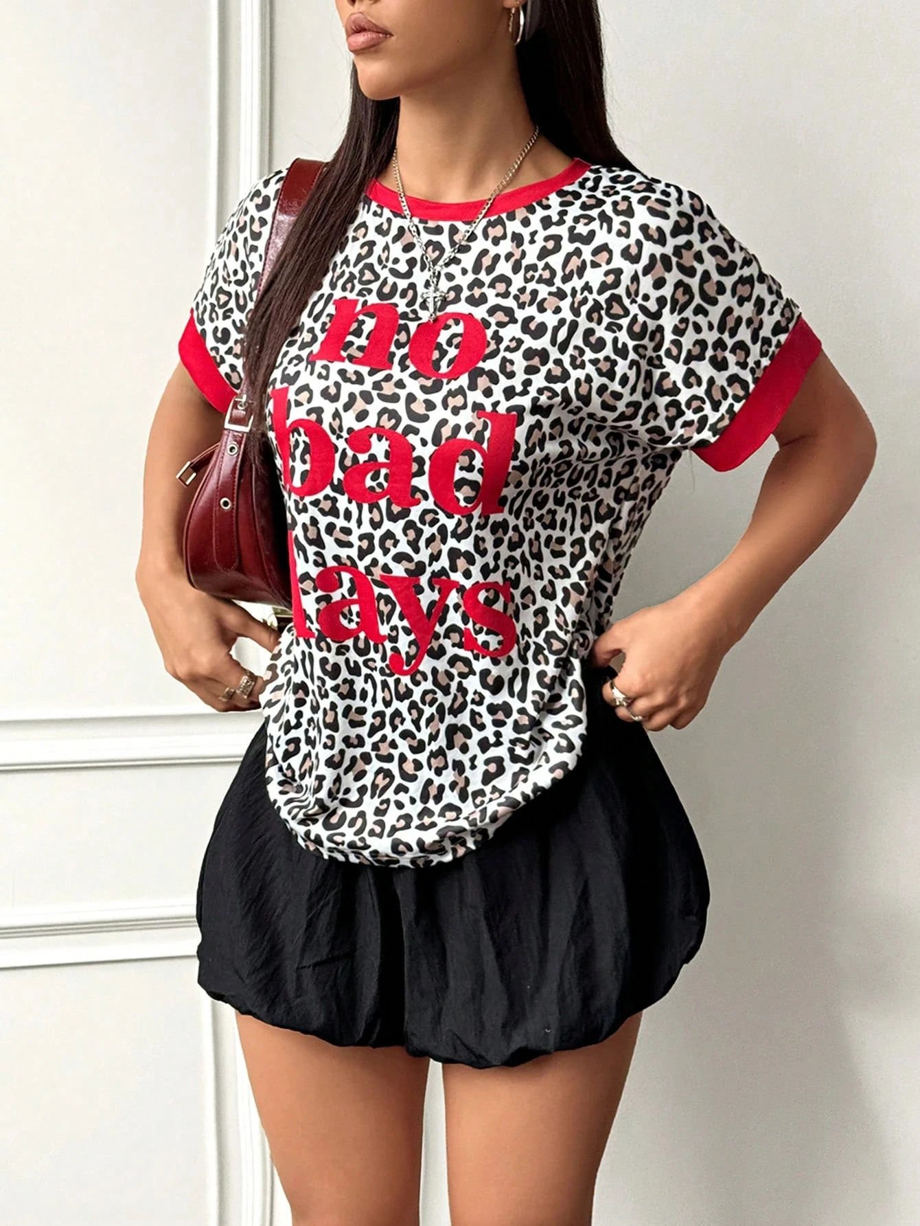Fresh leopard print womens Tshirt summer round neck fashionable letter printed short sleeved top 250407