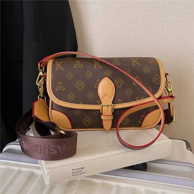 Unique Leisure Business Casual Simple Vintage Bag Trendy Design Crossbody Handbag For Women With LetterW251107