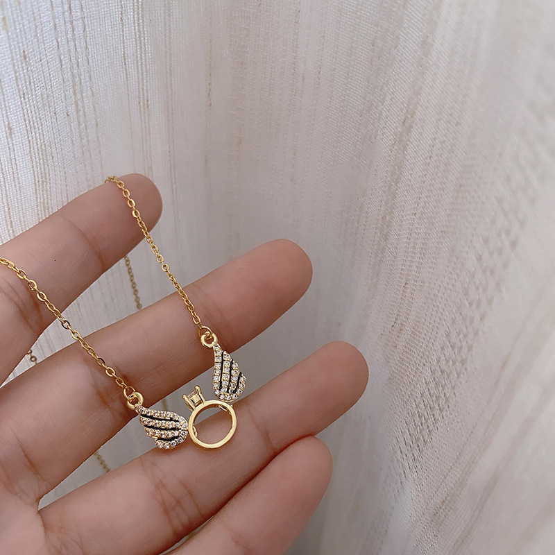 Beautiful women are filled with heart after seeing it. Dia light wing angel necklace, high-end pendant give to girlfriend