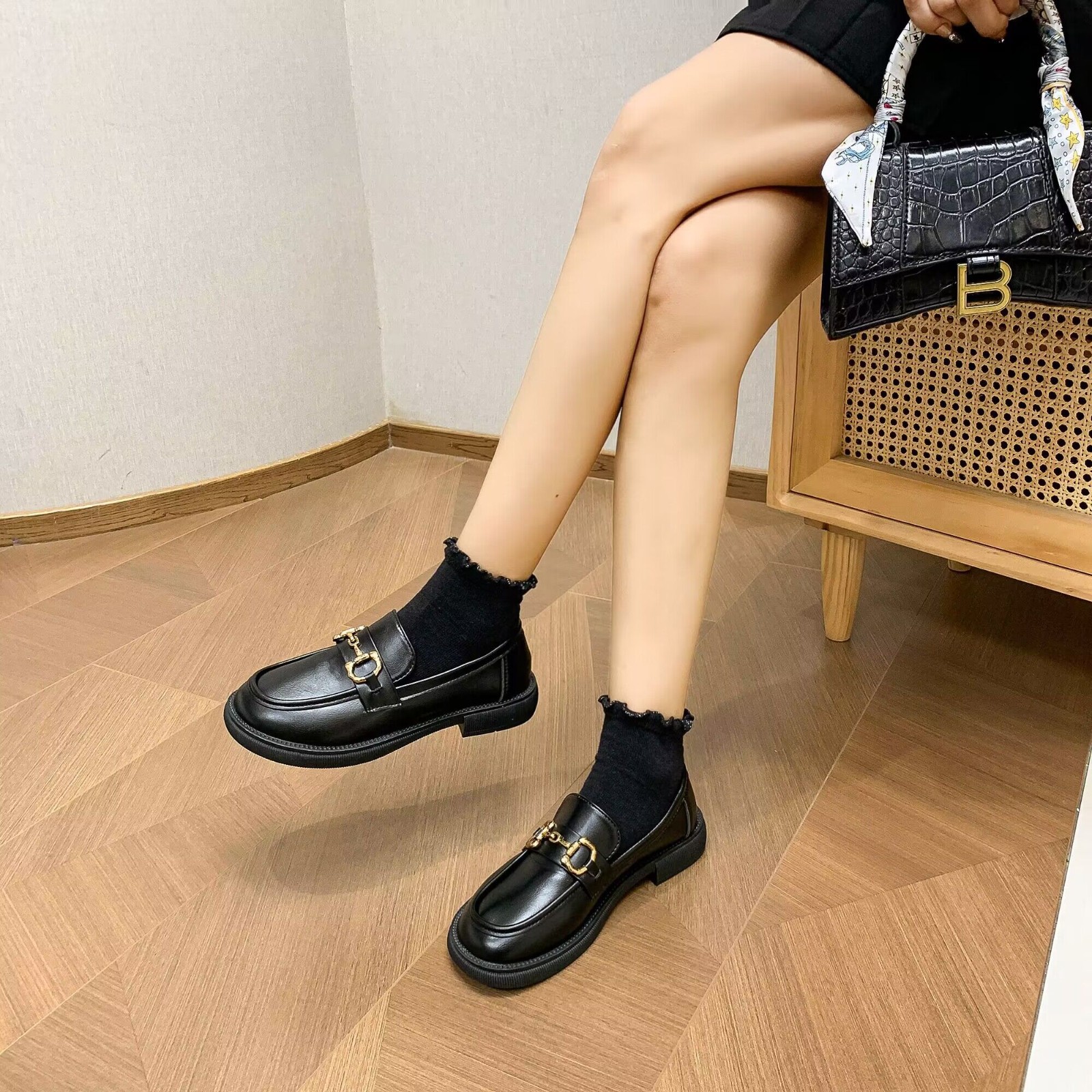 2025 free shipping designer casual shoe leather loafer shoe women womens black outdoor sports casual shoe trainers sneakers fashion