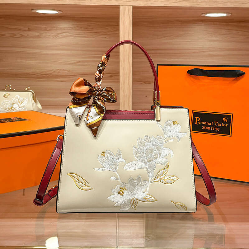 Designer Bag National Style Art Design New Mom Large Capacity Luxury Embroidered Cheongsam