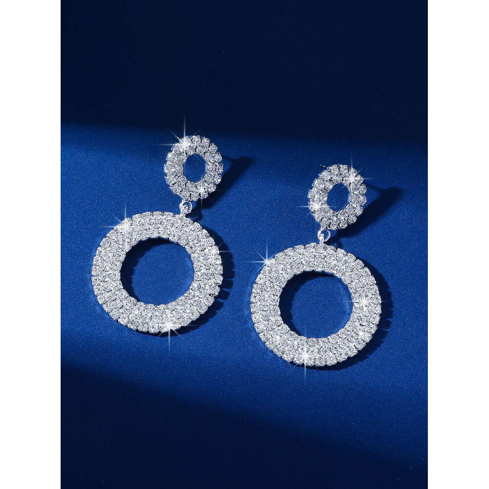 Dia studded with hot double circular hollow out full dia earrings, personalized women's fashion, sympathy earrings batch