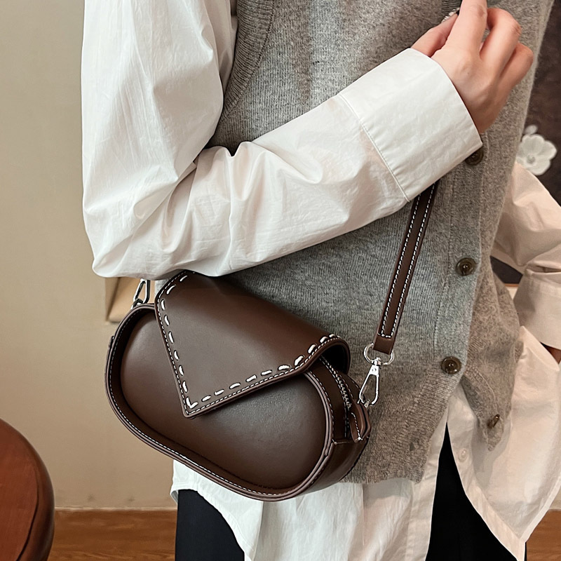 2025S Designer Women S Bag Crossbody New Fashionable Single Shoulder Bag Female Niche Design Internet Famous Fashion High End Small Square Bag