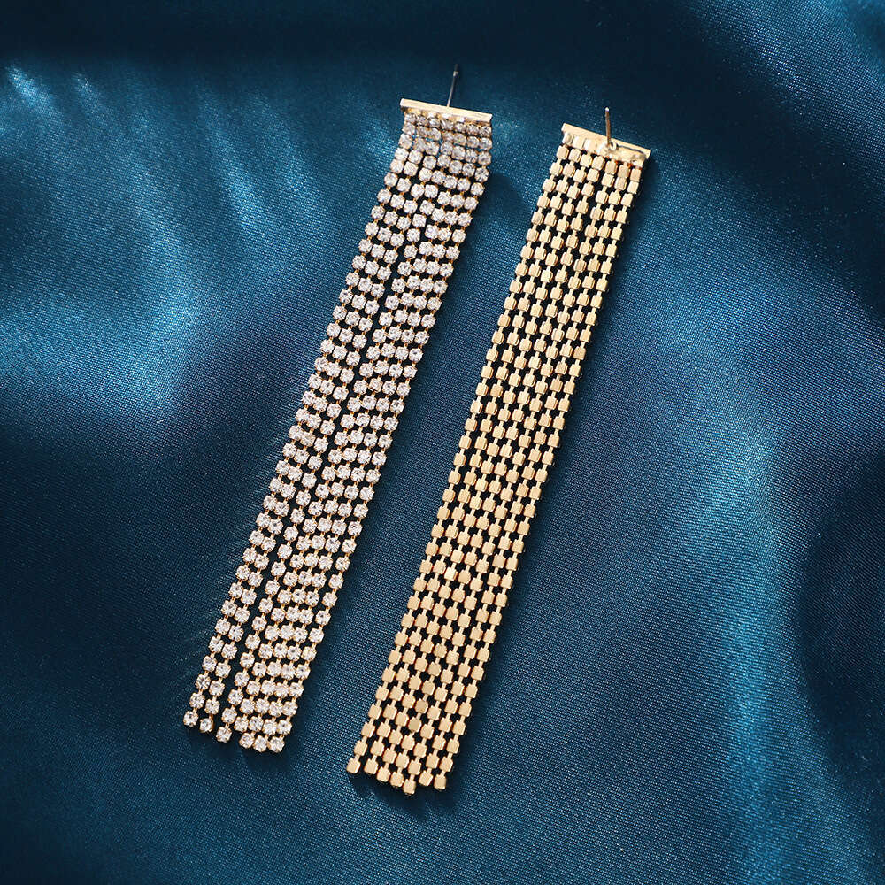 Fashionable tassel daily simple temperament hot long style full dia earrings, atmospheric and elegant super sparkg earrings