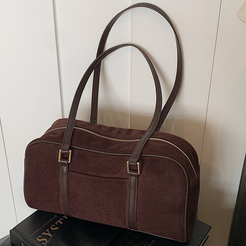 2025S Designer Women S Bag Autumn Shoulder For Women S Casual Versatile New Matte Large Capacity Commuting Boston Armpit Bag