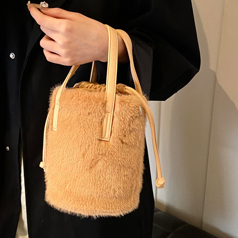 2025S Designer Women S Bag Autumn Winter Bucket For Women New Japanese And Korean Imitation Mink Fur Style Plush Handbag Niche Single Shoulder Crossbo