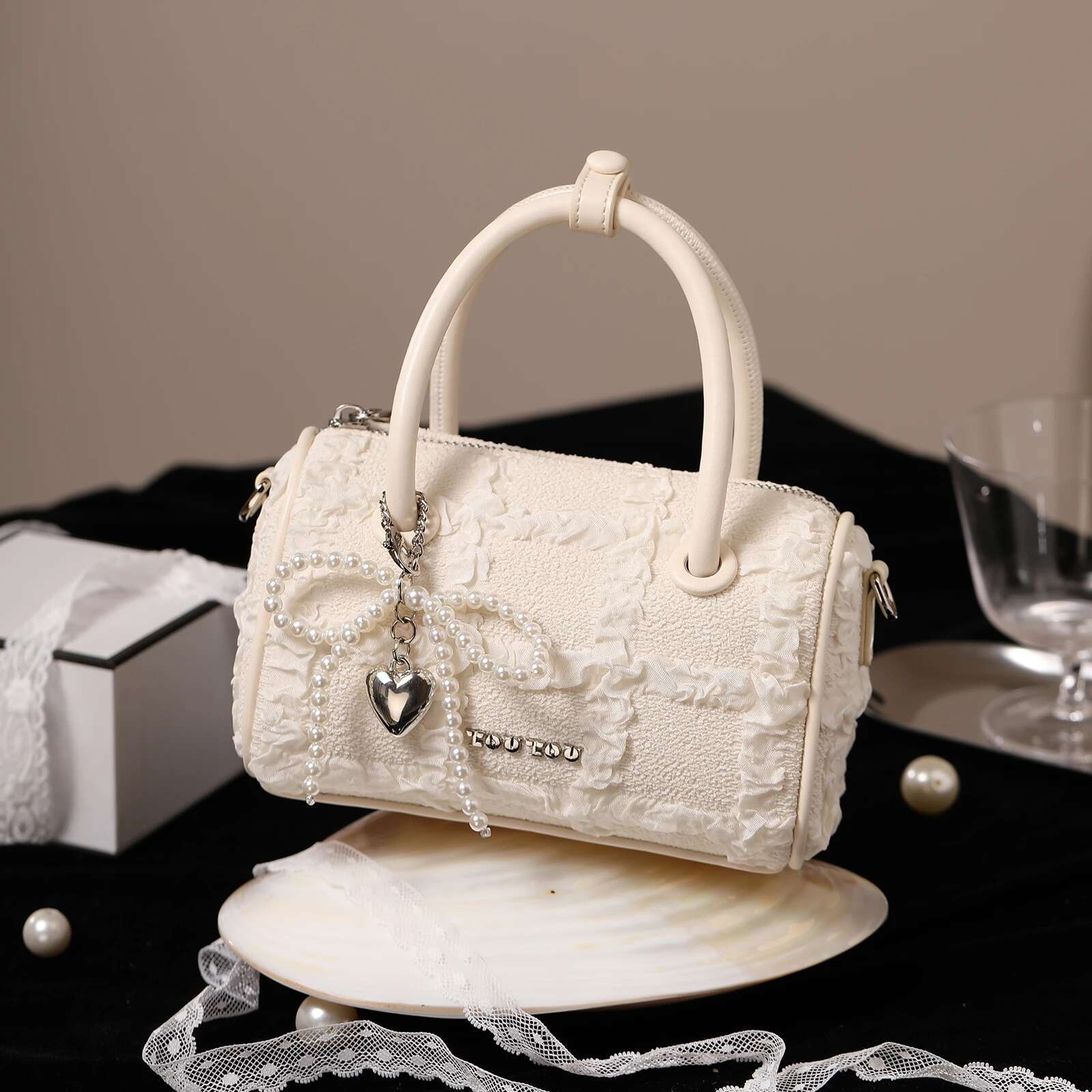 Versatile High-End Boston Trendy Quilted Jacquard Bowg With Bowknot Heart Charm Cute Handbag And Crossbody Bag