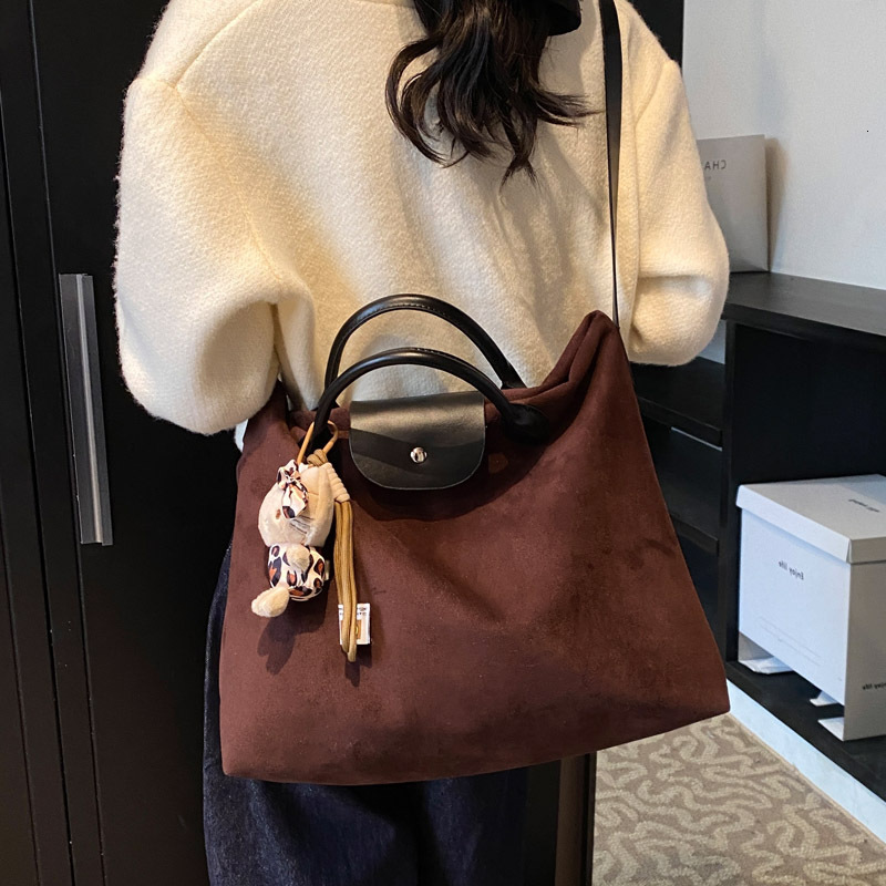 2025S Designer Women S Bag Handbag For Women Autumn Winter Large Capacity Suede New Crossbody Commuting Tote Bag