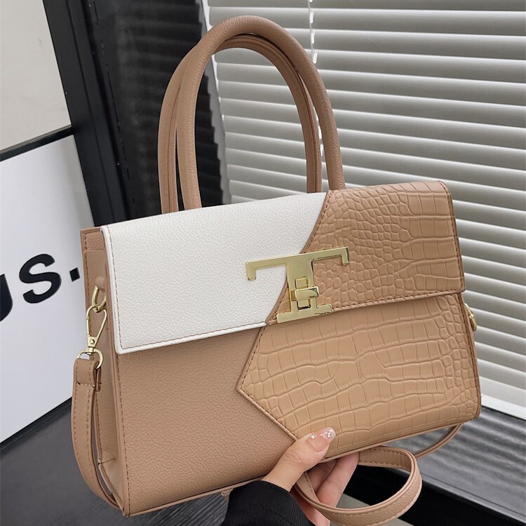2025S Designer Women S Bag Color Blocked Handbag New Trend Spring Fashion Single Shoulder Crossbody Women S Casual Commuting Small Square Bag