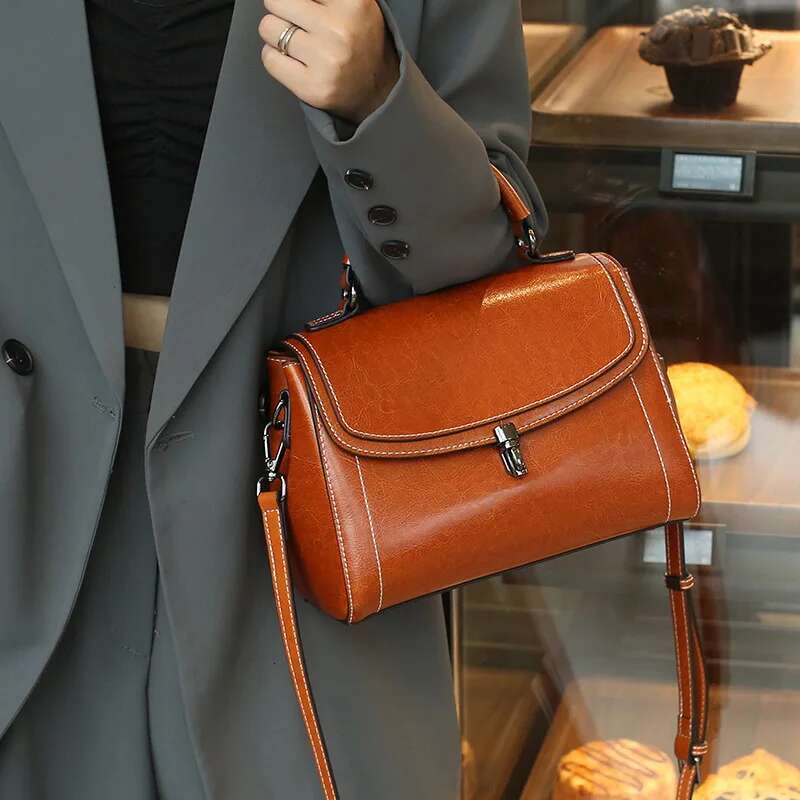 Women's Shoulder Cowhide Vintage Crossbody Messenger Bag Simplicity Genuine Leather Fashion Large Capacity Handbag