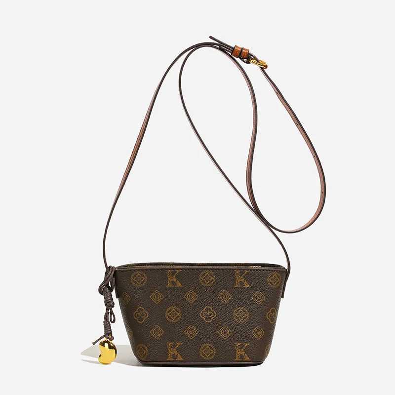 Trendy Casual Crossbody Handbag With Letter Vintage Style For Women Simple Leather Commuter BagW251106