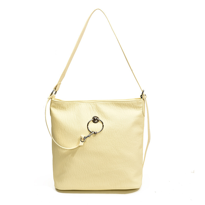 2025S Designer Women S Bag Solid Color Soft Surface Large Capacity For Women New Popular Simple Crossbody Autumn Casual Bucket Bag