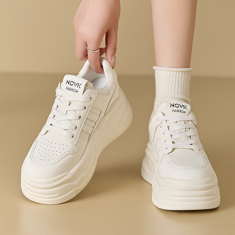 2025 new soft and durable designer fashionable casual sports shoes, lightweight thick soled high white women's shoes