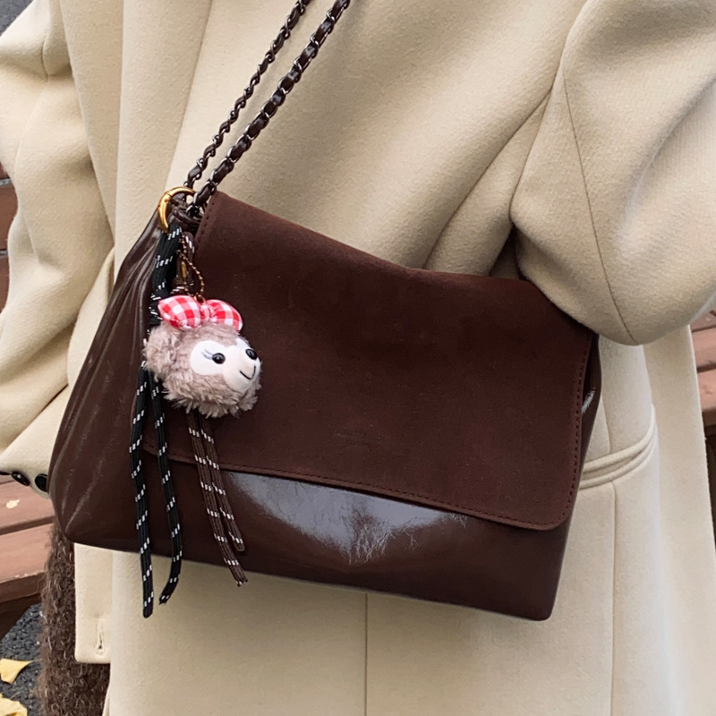 2025S Designer Women S Bag Large Capacity Underarm For Women Winter New Item One Shoulder Niche Tote Bag Fashionable Chain Crossbody Bag