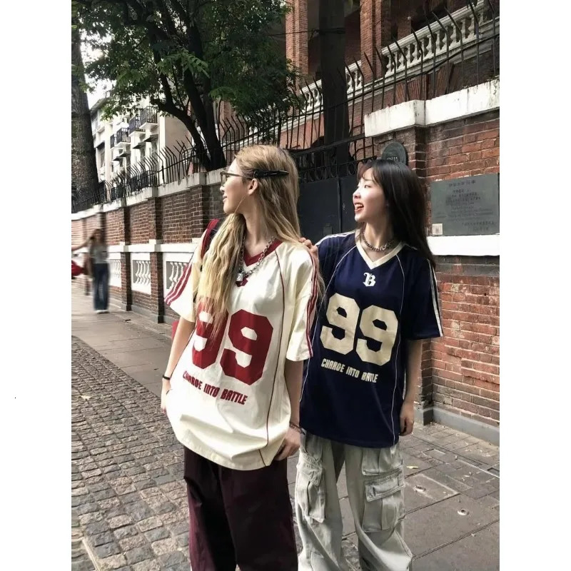 Retro loose sports Vneck Tshirt with striped letter printing oversized for womens streetwear hiphop casual Y2k top 250407