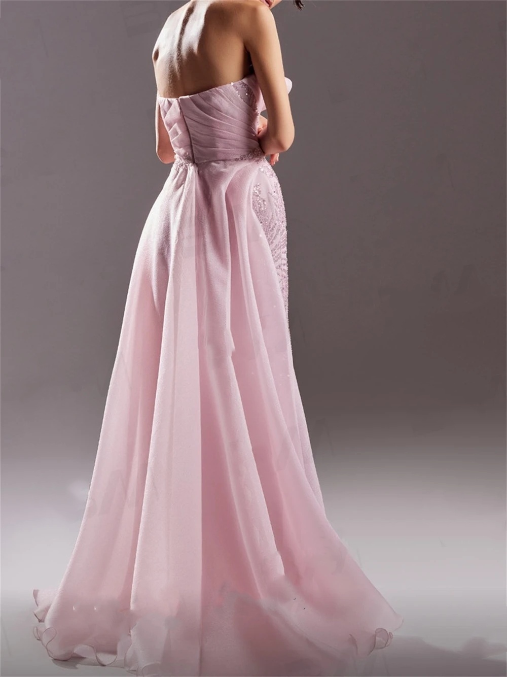 Vintage Evening Dresses Strapless Sleeveless Backless Gown Sequins Appliques Split Side Sweep Train Dress Party Customized Dress