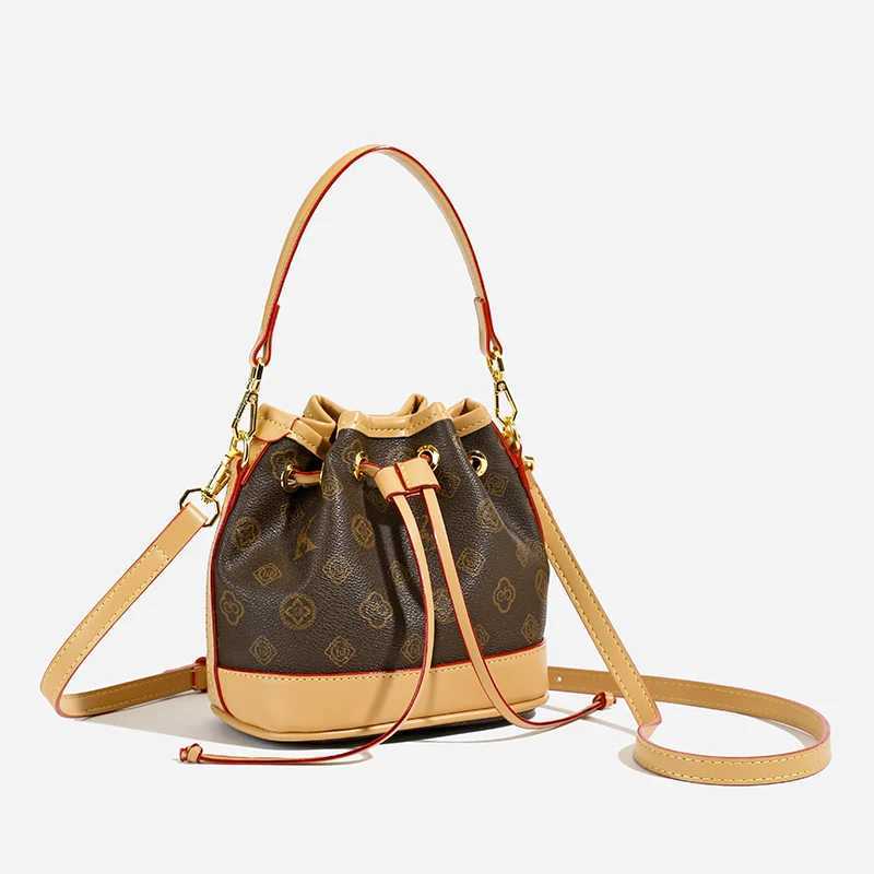 Elegant Classic Crossbody Handbag Vintage Leather For Leisure Women High-End Capacity Letter DesignW251106