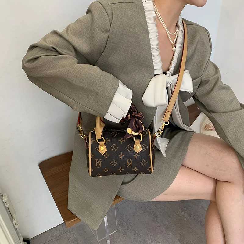 2025 New Autumn Collection Bucket Bag Boston Bag Printed Handbag Shoulder Bag Crossbody Bag for GirlsW251106