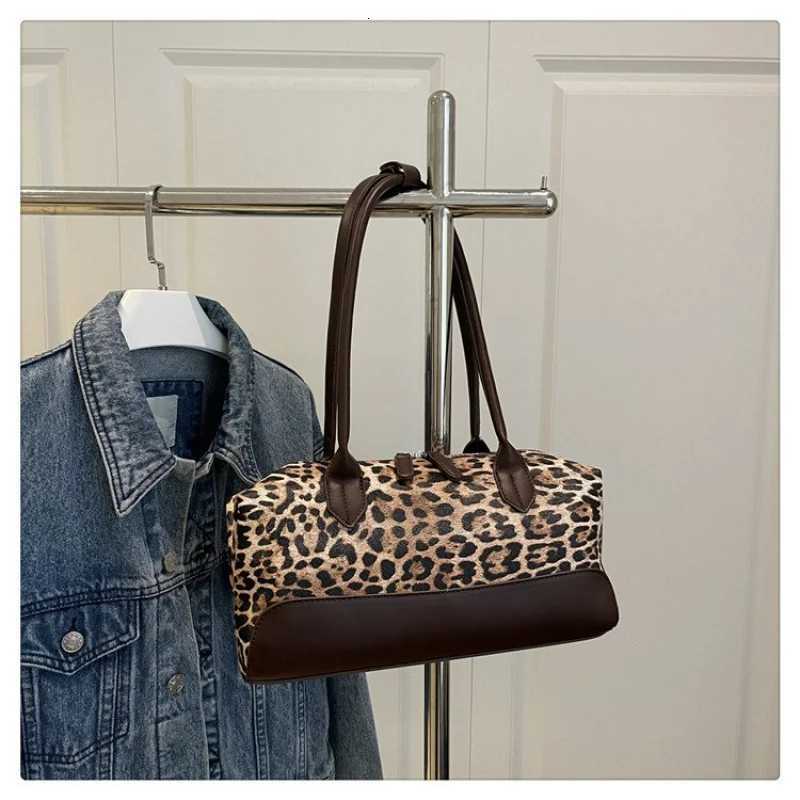 Timeless-elegant 2025 New Ladies Luxury Brand Leather Crossbody Bag Famous Designer Popular Casual VintageW251107