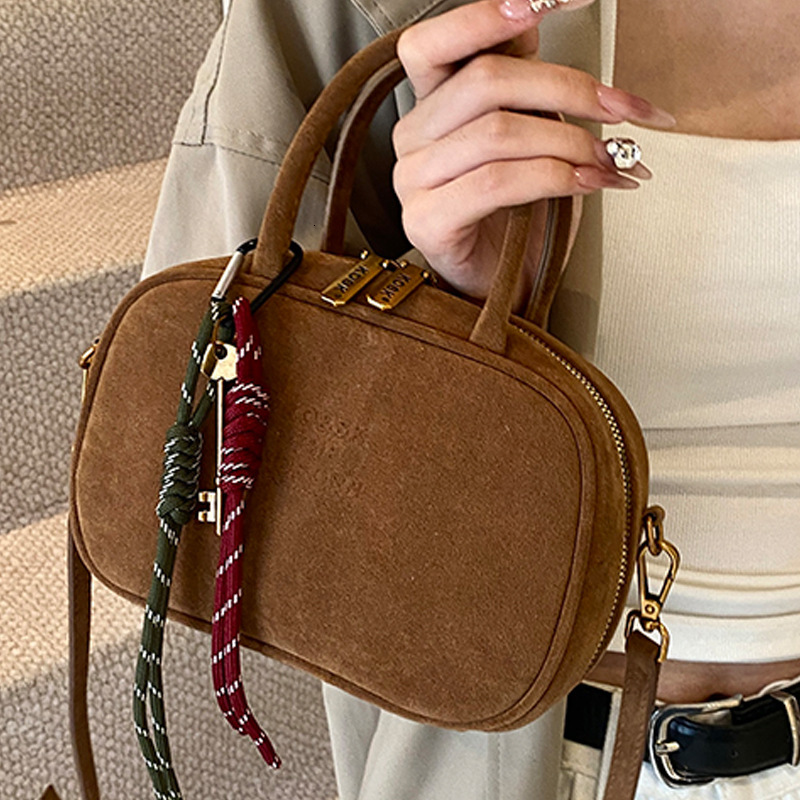 2025S Designer Women S Bag Matte High End Texture Handbag New Style Bowling Bag Temperament Crossbody Pillow Women S Bag