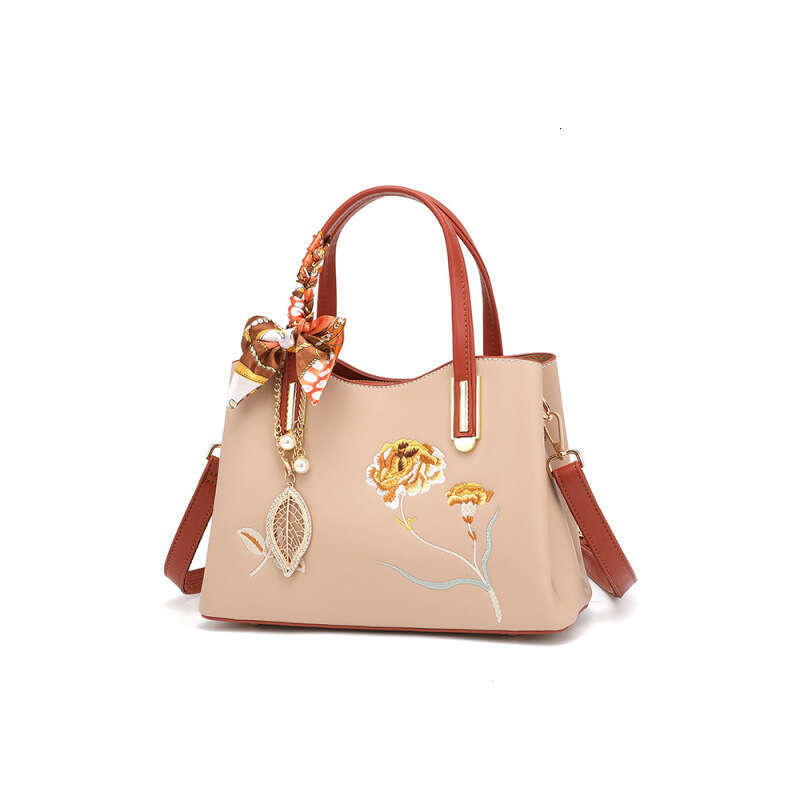Designer Bag Banquet Handheld Shoulder Crossbody New Chinese Style Suzhou Embroidery Carnation High End Apricot Brown Mom Grandma