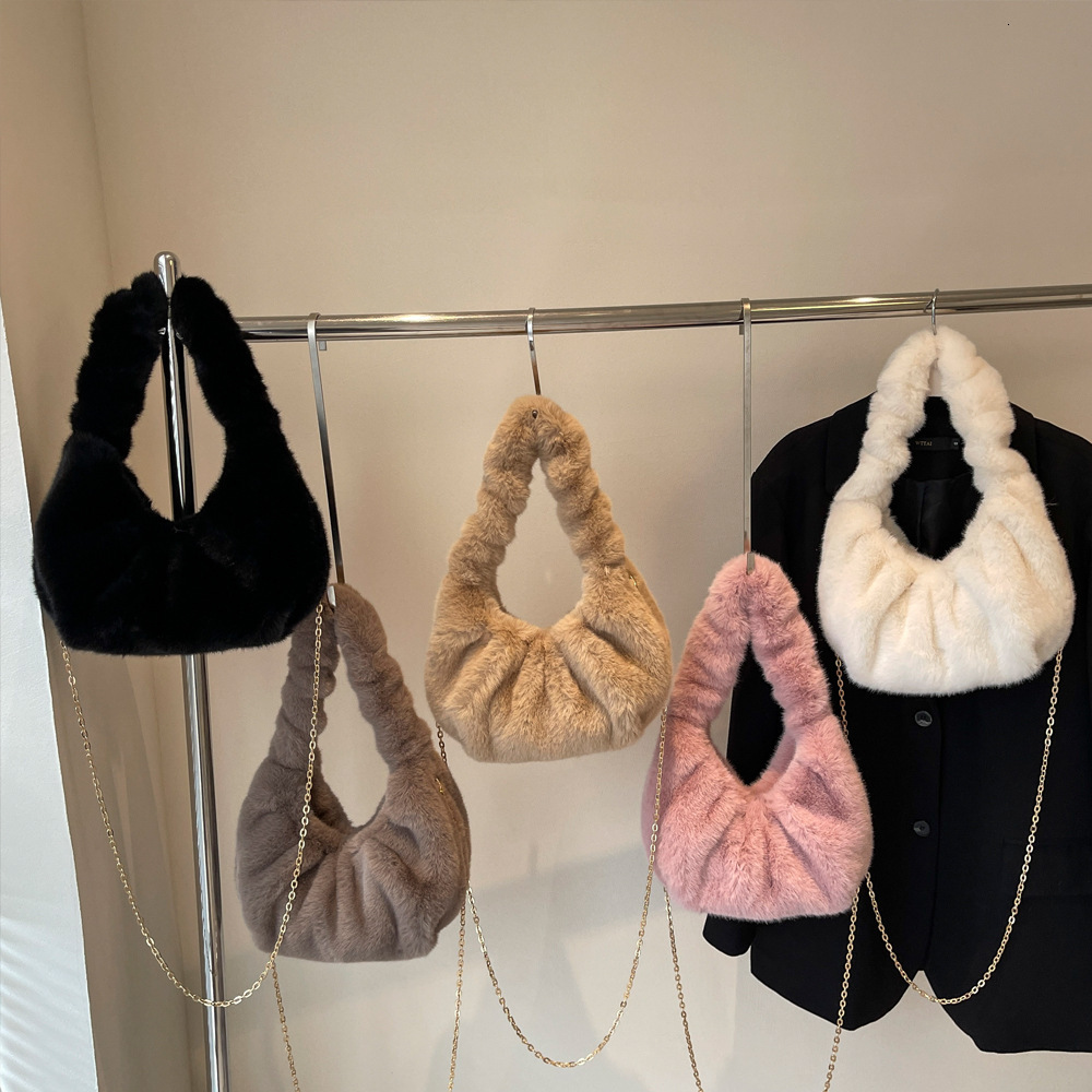 2025S Designer Women S Bag Fresh Fashionable Plush Crossbody Women S Sweet Korean Wrist Bag Autumn And Winter New Chain Carrying Cloud Bag