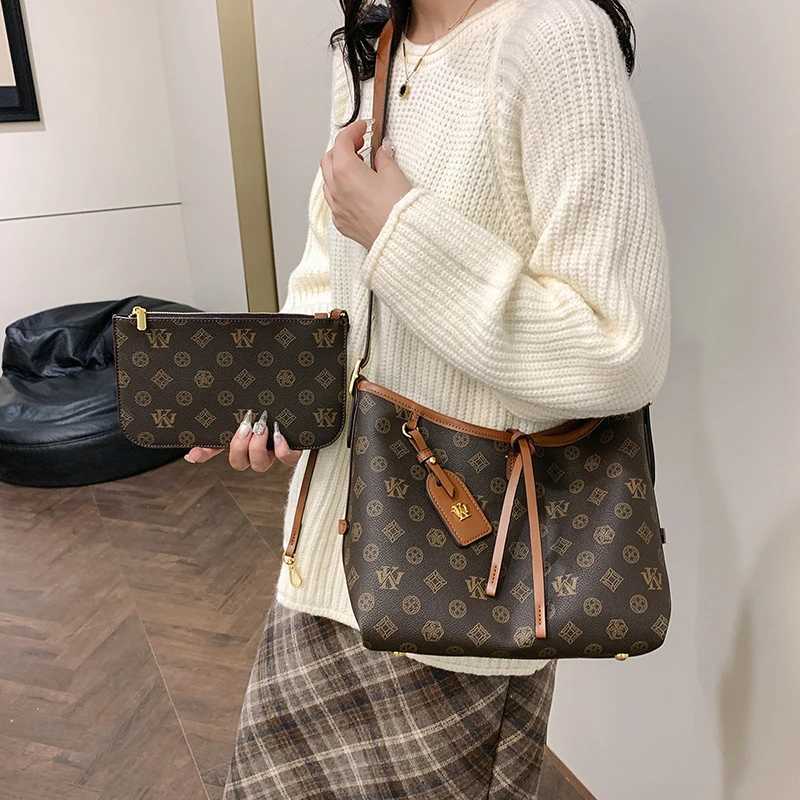 Designer-Inspired Vintage Crossbody Purse - Large Capacity Tote With Chunky Letter Patches Premium Hardware Bags for WomenW251106