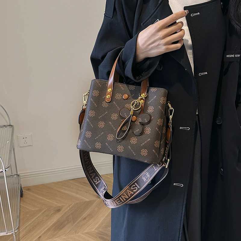 Sophisticated Womens Crossbody Bag Premium Leather Shoulder Handbag Ladies Elegant Tote Purse SetW251106