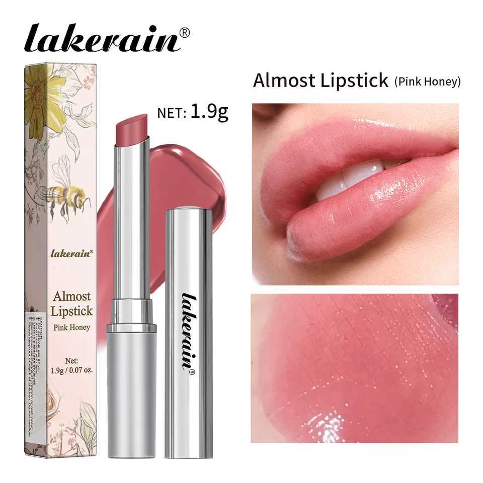 Almost all lipstick are coated with pink lipstick and honey which can keep moisture for a long time and nourish the perfect daily lip care skin W25040