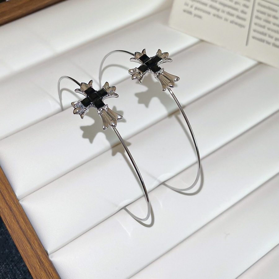 Silver Needle Crystal Cross C-shaped Dark Style Niche Design Sense Hoop Light Luxury High-end Earrings - view 5