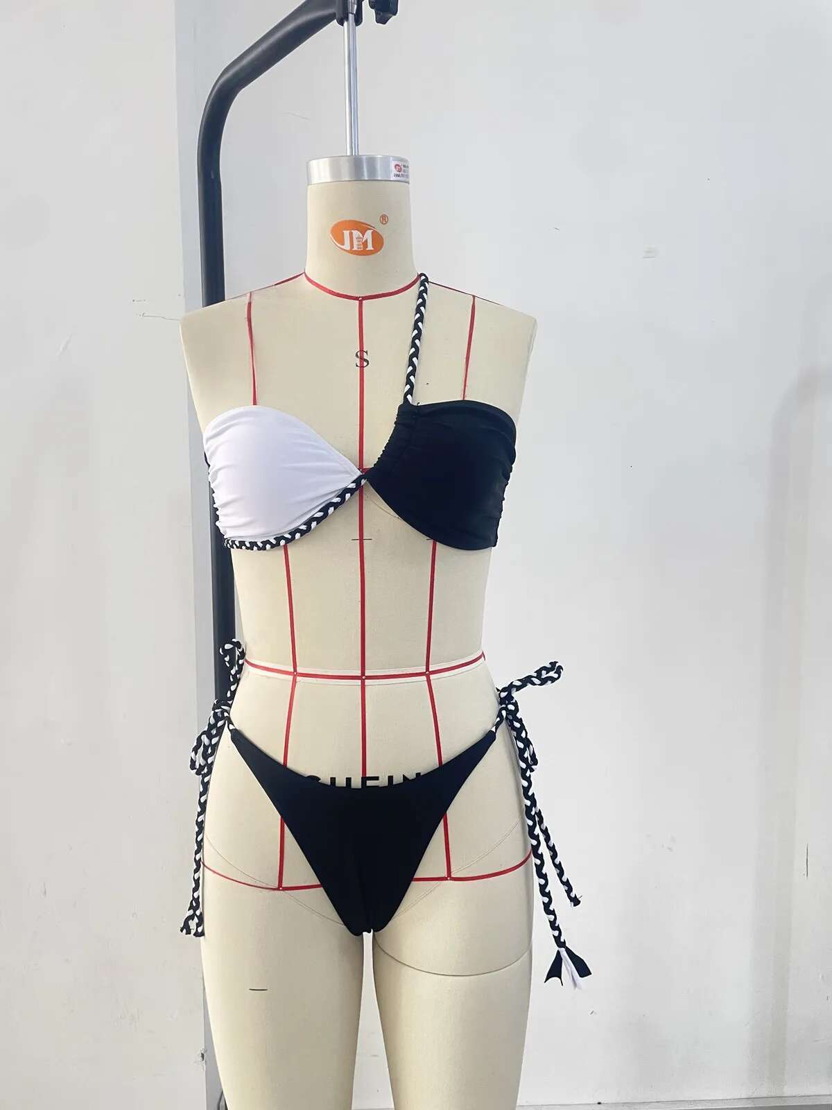 Dongdumaoyi Sexy One Shoulder Bikini Women Black White Patchwork Weaving Rope Push Up Micro Swimsuit Beach Bathing Suit Thong Swimwear