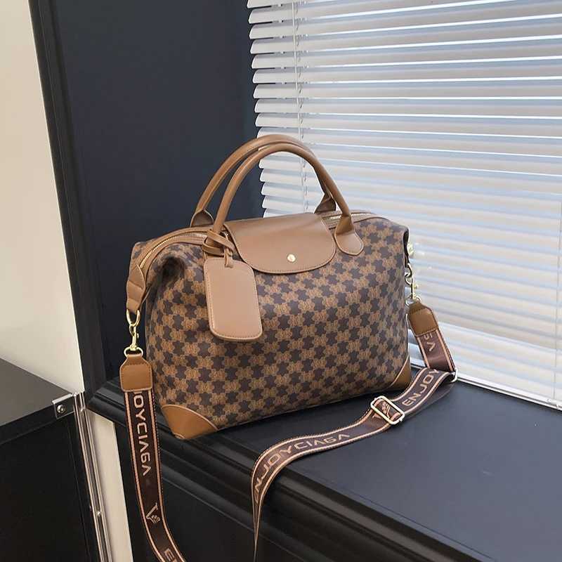 Elegant Classic Designer Paris Fashion Bag With Large Capacity Crossbody Strap For Casual Commuter UseW251106