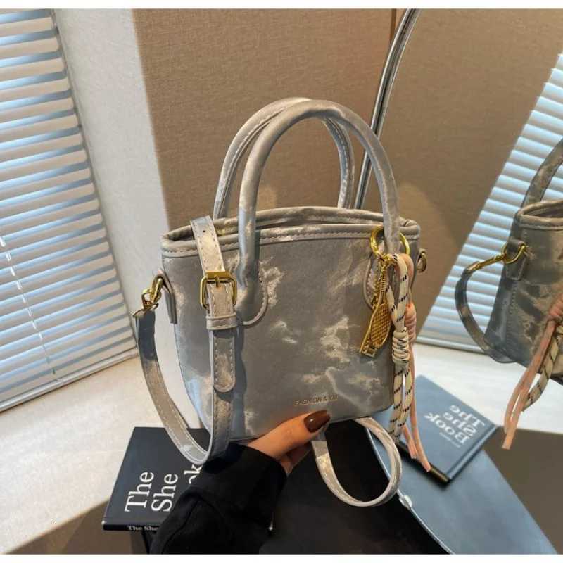 Fashionable Leather Womens Crossbody Bag Luxury Brand Famous Designer Elegant Crossbody Trendy Daily BagW251107