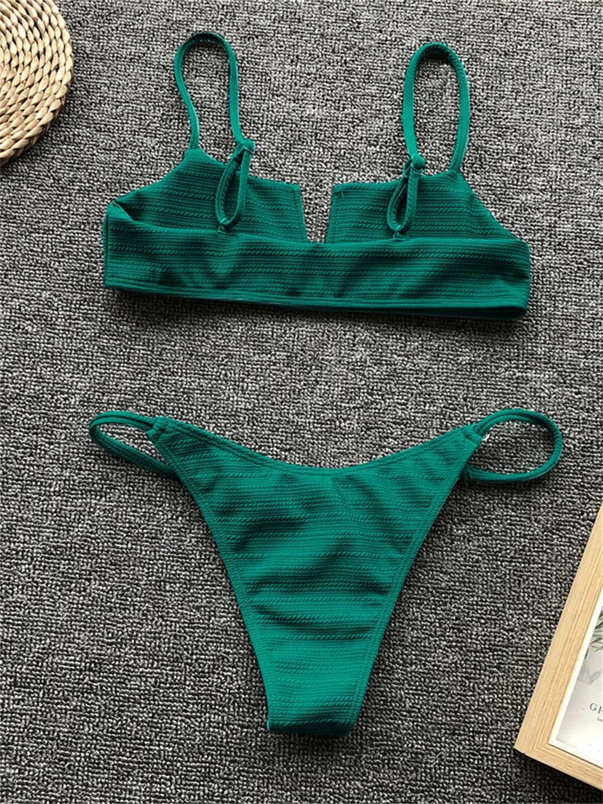 Dongdumaoyi Sexy Micro Bikini Swimwear Women Solid Green Swimsuit V Neck Push Up Bandage Thong Swimming Suit Bathing Mini Bikinis