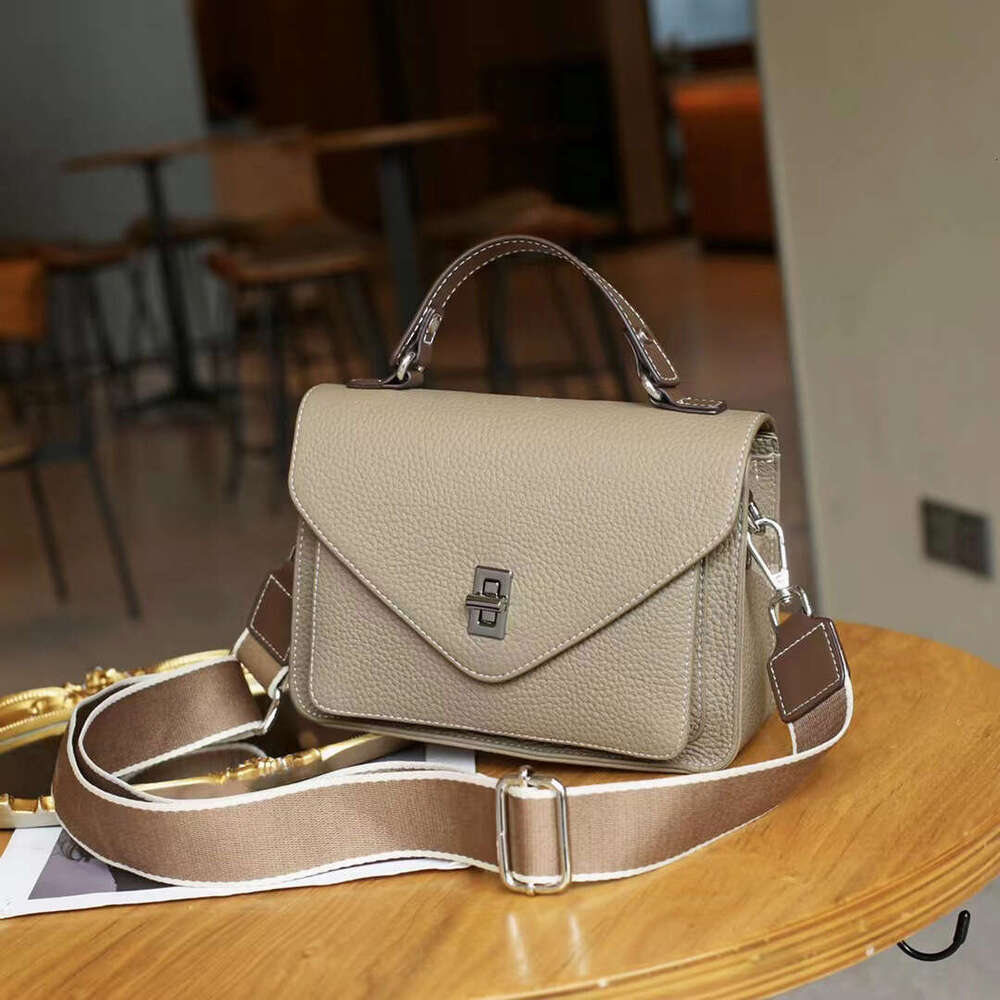 Luxury Bags Designer Niche Handbags Cowhide Small Square Envelope Bags Women's New Commuter Casual Versatile One Shoulder Cross-body Vagabond Bag