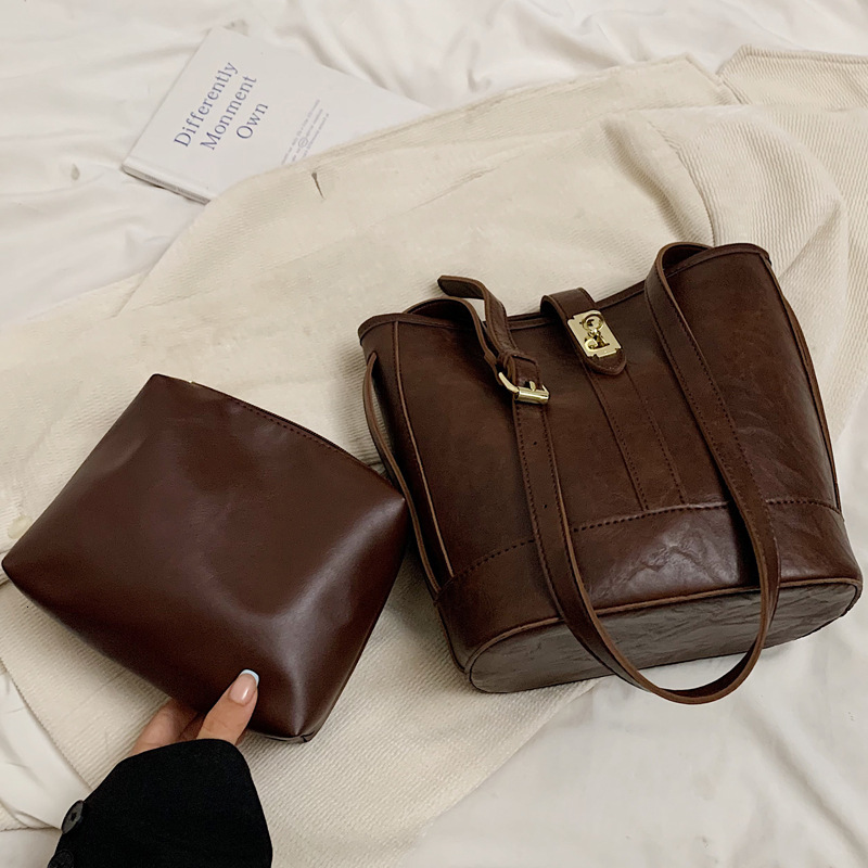2025S Designer Women S Bag This Year S Popular Bags Are Versatile For Women In Autumn And Winter New Single Shoulder Crossbody Bag Simple Hand Held Bu