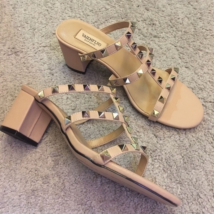 free shipping sandals 2025new designers for womens Summer New Coarse Heel Personalized Fashionable Casual Versatile Outfit Size 35-41 for daily wear