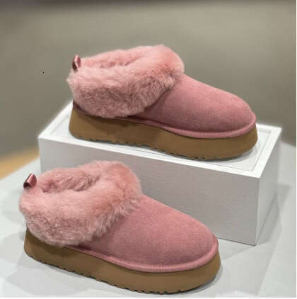 Thick-Soled Snow Boots for Women, Outdoor Wear, 2025 New Winter Fleece-Lined Thickened Warm Cotton Shoes, Casual Slip-On Furry Shoes