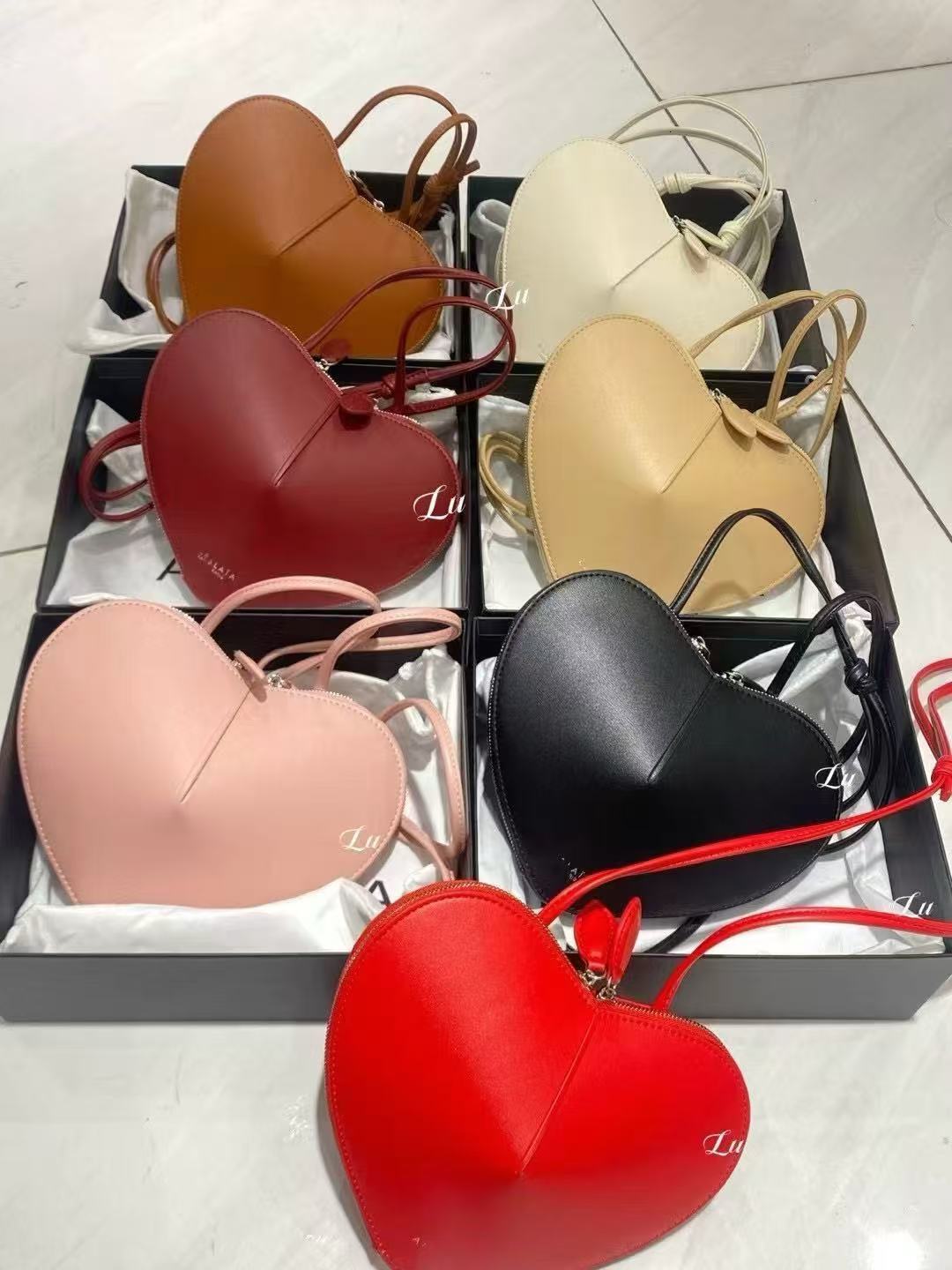 ALA New a Unique Design Heart Sac e Femme For Women Bolsos De Mujer Mini Cross Bag Calfskin Love Bags