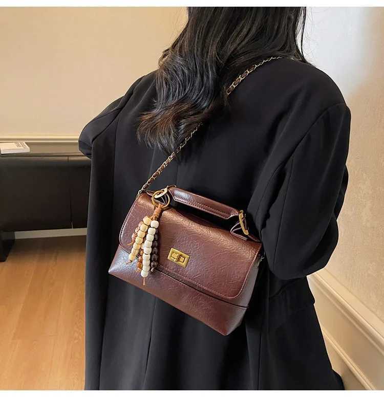 2025 New Retro Chain Bag - Small Square Shoulder Purse Vintage Stylish High-Quality Leather HandbagW251106