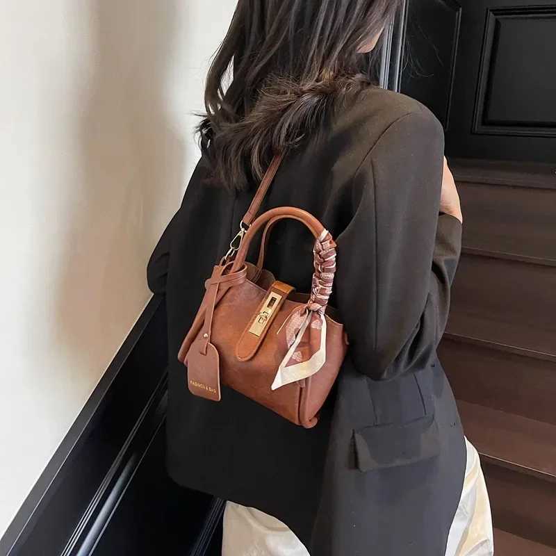 2025 Trend Womens Vegan Leather Handbag with Detachable Scarf Niche Retro Shoulder Bag with Adjustable Strap ElegantW251107