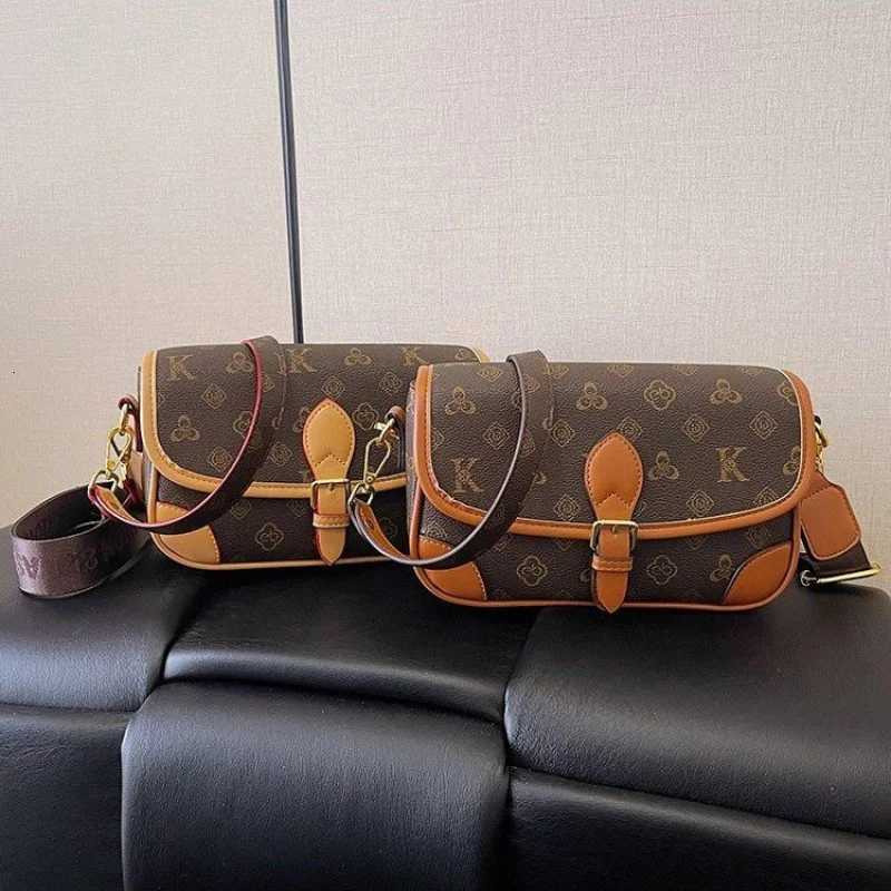 Unique Leisure Business Casual Simple Vintage Bag Trendy Design Crossbody Handbag For Women With LetterW251107