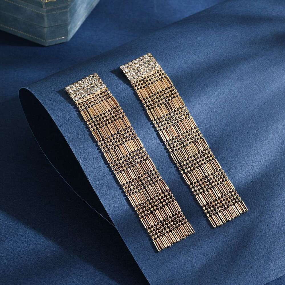 2024 New Fresh and Sweet Korean Edition Copper Chain Geometric tassel Shaped Earpin Earrings Suitable for Women to Wear