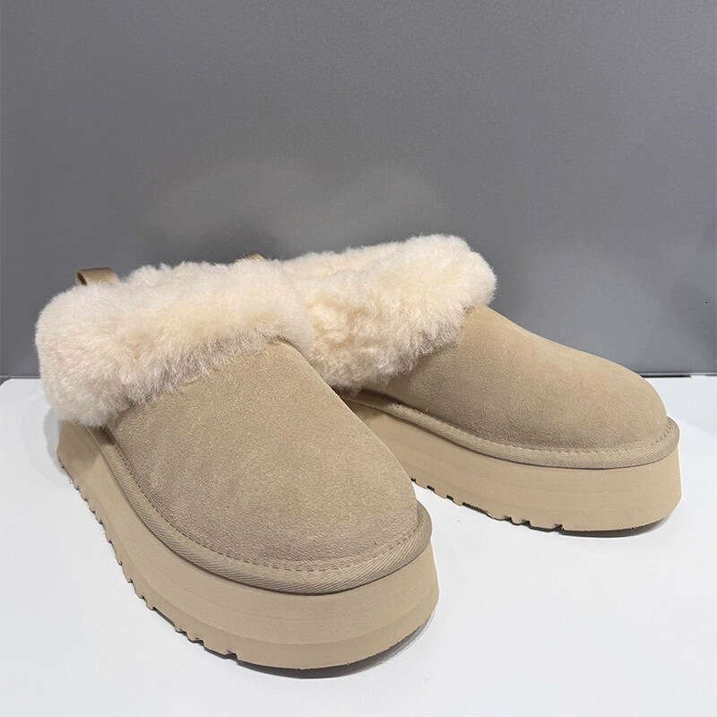 Thick-Soled Snow Boots for Women, Outdoor Wear, 2025 New Winter Fleece-Lined Thickened Warm Cotton Shoes, Casual Slip-On Furry Shoes