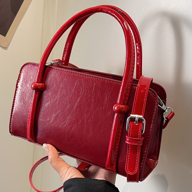 2025S Designer Women S Bag Boston Contrasting Color Handbag New Fashionable Versatile Pillow Trendy And Flowing Single Shoulder Diagonal Cross Bag